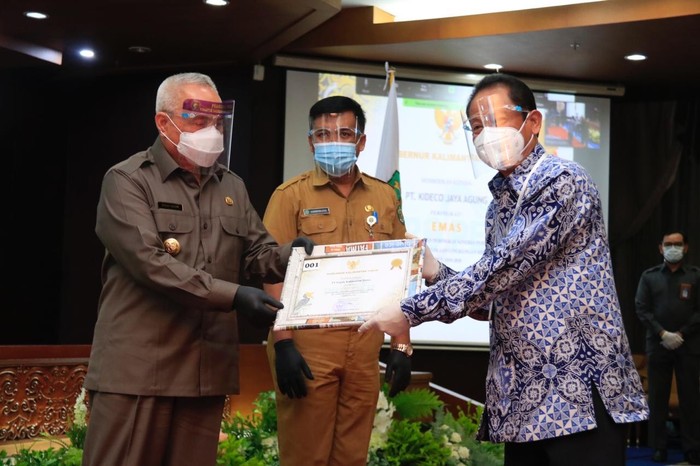 Pupuk Kalimantan Timur kembali meraih penghargaan Proper Daerah peringkat Emas untuk ke-5 kalinya dari Pemerintah Provinsi Kaltim.