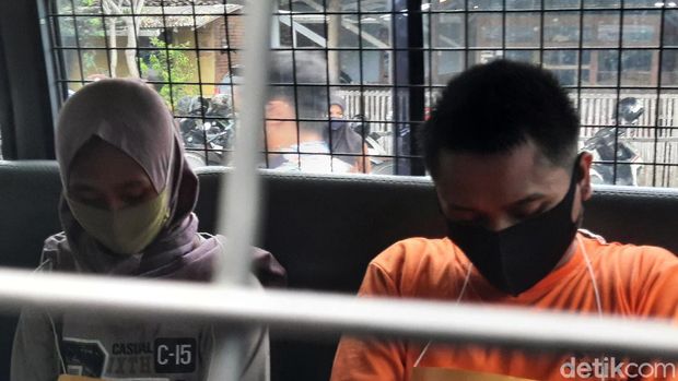 Rekonstruksi penganiayaan balita hingga tewas oleh ibu dan pacarnya di Sleman, Senin (28/9/2020). Balita AF (4,5) tewas pada Sabtu (8/8).