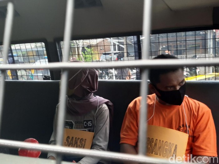 Rekonstruksi penganiayaan balita hingga tewas oleh ibu dan pacarnya di Sleman, Senin (28/9/2020). Balita AF (4,5) tewas pada Sabtu (8/8).