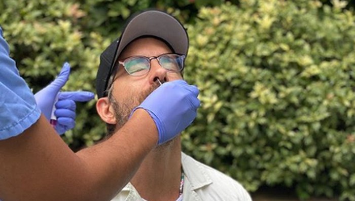 Ryan Reynolds Swab Test Ryan Reynolds jalani swab test sebelum syuting Red Notice.