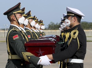 Korsel Pulangkan Kerangka 117 Tentara China yang Gugur di Perang Korea