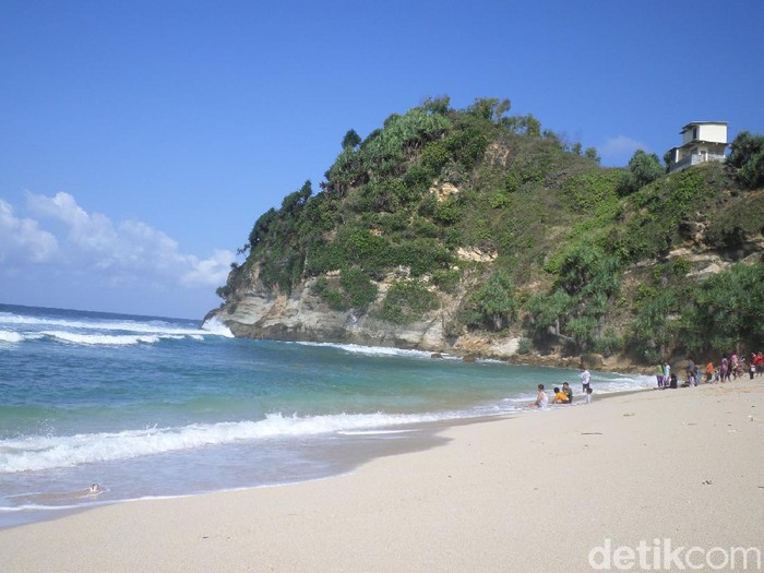 Suasana Pantai Nampu Wonogiri. Foto diambil sebelum pandemi Corona.