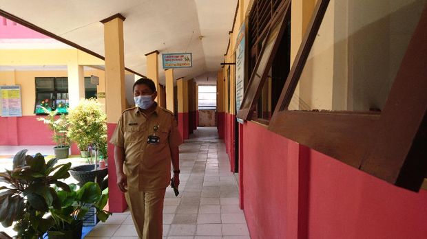 Pemkot Cilegon mengungkap ada tiga SD yang mengalami kekurangan siswa.
