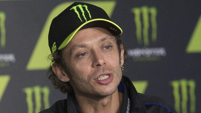 Crash Di Motogp Catalunya Valentino Rossi Memalukan