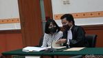 Vanessa Angel Ditegur saat Sidang, Ada Apa?