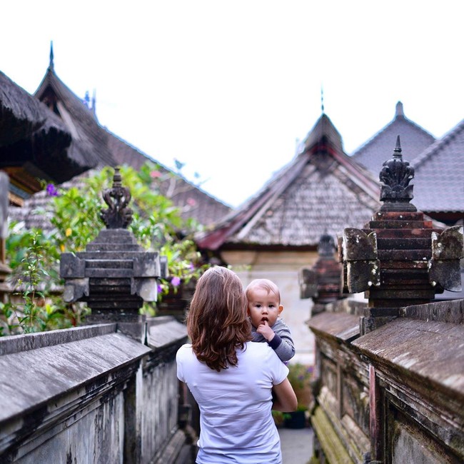 Namun ia mengakuinya jika kebanyakan orang di Bali menyukai anak kecil bahkan tidak akan mempermasalahkan saat mereka berteriak, berlarian atau merusak barang. Jika orangtua mencoba membereskan barang yang anaknya rusak, karyawannya hanya akan tersenyum dan berkata Its okay Foto: Instagram bule_vero