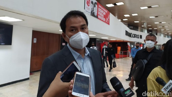 Wakil Ketua DPR Azis Syamsuddin (Nur Azizah Rizki/detikcom)