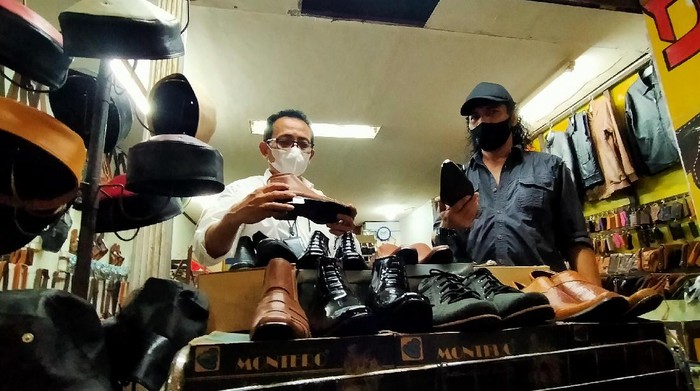 Wakil Ketua DPRD Kota Surabaya AH Thony DPRD saat sidak ke Hi-Tech Mall.
