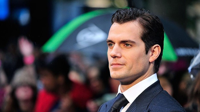 LONDON, ENGLAND - JUNE 12:  Henry Cavill attends the UK Premiere of Man of Steel at Odeon Leicester Square on June 12, 2013 in London, England.  (Photo by Gareth Cattermole/Getty Images)