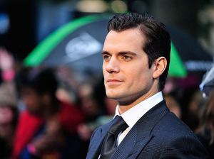 Henry Cavill Tak Kembali Jadi Superman, Ini Alasan James Gunn