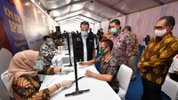 Bersama Kepala Kantor Wilayah I Bank BTN Manahan Hutapea mereka juga turut serta meninjau proses akad perdana KPR Bantuan Pembiayaan Perumahan Berbasis Tabungan (BP2BT) dengan fitur Graduated Payment Mortgage (GPM) Foto: dok. Bank BTN