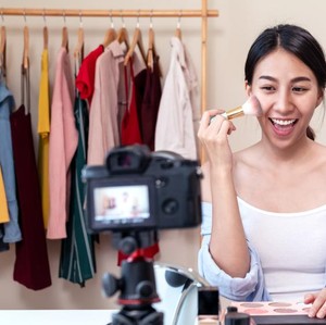8 Aplikasi Edit Video Gratis, Cocok Buat Vlogger Pemula 8 Aplikasi Edit Video Gratis, Cocok Buat Vlogger Pemula