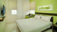 Hotel bintang 2. Akses menuju hotel bintang dua biasanya bisa dicapai dengan mudah. Berlokasi di lingkungan yang aman, bersih, dan bebas polusi. Gedungnya juga terawat dan rapi. Kriterianya seperti ini, jumlah kamar standar minimal 20, tipe kamar suite minimal 1 kamar, kamar mandi dalam, kamar mempunyai TV dan telepon, luas kamar standar minimal 22 meter persegi, dsb. (dok pegi-pegi)
