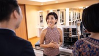 Singapore Airlines akan menyediakan tur eksklusif dapur perusahaan. Kamu dan keluarga bisa melihat fasilitas pelatihan SQ diselingi berbagai aktivitas dan ini adalah ruang make up.