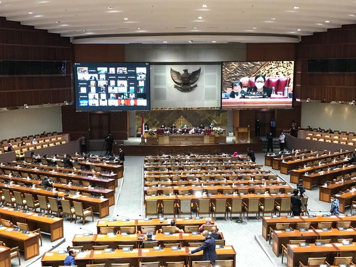 DPR RI menggelar rapat paripurna pengambilan keputusan soal RUU tentang APBN Tahun Anggaran 2021