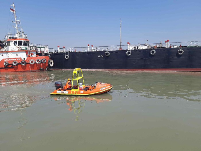 Institut Teknologi Sepuluh Nopember (ITS) Surabaya meluncurkan inovasi berupa kapal autonomous Intelligent Boat (I-Boat) tanpa awak. Kapal tanpa pengemudi ini dapat dijalankan dengan kombinasi teknologi berbasis artificial intelligence dan internet of things.