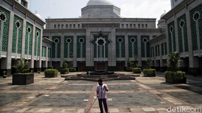 Salah satu gedung di Jakarta Islamic Center (JIC) jadi lokasi isolasi mandiri bagi pasien COVID-19. Salah satu fasilitas yang tersedia di sana yakni WiFi gratis