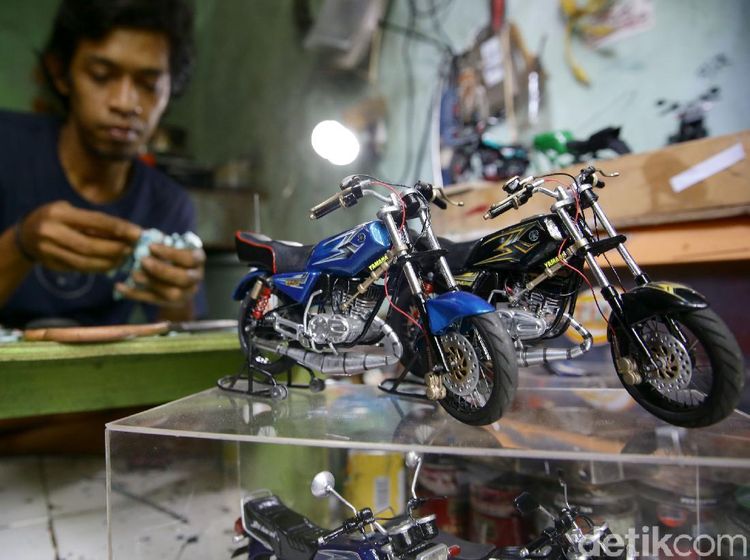 Keren! Miniatur Motor Ini Persis Seperti Aslinya