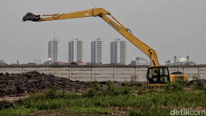 Lahan di Rorotan Siap Jadi Lokasi Pemakaman Jenazah COVID-19 Pemprov DKI Jakarta sapkan lahan 2 hektare lahan untuk jadi lokasi pemakaman jenazah COVID-19. Petugas pun tengah membuat akses jalan menuju lahan pemakaman itu