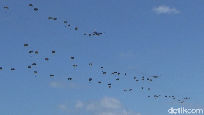 Komando Operasi TNI AU II (KOOPS AU) menggelar simulasi operasi udara bersandi Sikatan Daya 2020. Latihan digelar di Air Weapon Range (AWR), Desa Pandan Wangi, Kecamatan Tempeh, Lumajang.