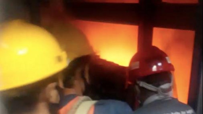 Lift gedung Nusantara 1 DPR sempat terbakar hebat (Dok. Istimewa).