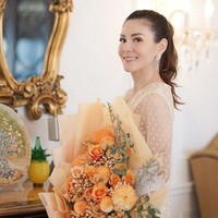 Netizen memuji penampilan Margaret Vivi yang terlihat cantik dan awet muda. Bahkan ada beberapa yang tidak percaya kalau dirinya sudah memasuki usia kepala lima. Foto: Instagram/@margaretvivi