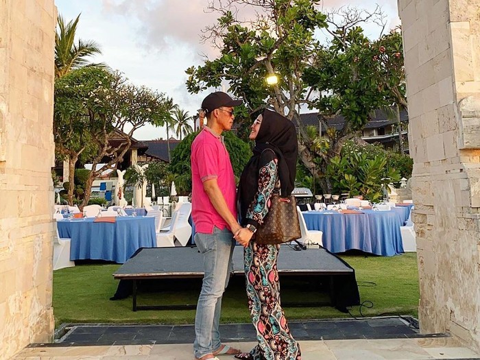 Meggy Wulandari dan suami