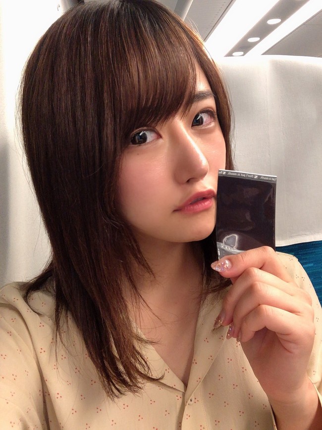 Sayangnya Mikishi tidak langsung puas. Setelah operasi, ia bahkan masih berpikir mengenai apa yang orang pikirkan ketika melihatnya dan bagaimana jika ia belum cukup cantik. Karena itu Mikishi sampai tidak keluar dari rumah selama tiga bulan dan mengalami depresi. Keadaannya mulai membaik setelah berusaha bersosialisasi dan bekerja paruh waktu di kantor pemerintah. Foto: Twitter @Qpr_7