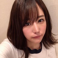 Juga mentalku sangat tidak stabil dan aku sering ingin tiba-tiba menangis ketika kelas. Aku pikir aku tidak bisa melanjutkan hidup seperti itu dan ketika aku lulus aku bersiap untuk putus hubungan dengan teman-temanku. Aku mengaku kepada ibuku bahwa aku ingin operasi plastik secepat mungkin, tambah wanita yang kini sering memberi konsultasi pada calon pasien oplas itu. Foto: Twitter @Qpr_7