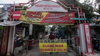 Hal tersebut diungkapkan oleh Presiden Joko Widodo (Jokowi) saat berbicara mengenai upaya penanganan penyebaran virus Corona di Indonesia. Jokowi pun menekankan bahwa mini-lockdown yang diterapkan berulang dinilai efektif.