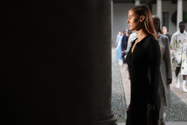 Thank you @boss still dreaming about this perfect show! tulis Nicole Poturalski di Instagram tentang penampilannya tersebut. (Foto: Getty Images/Vittorio Zunino Celotto)