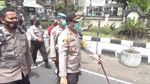 Polisi Bubarkan Demo Pendukung Jerinx di PN Denpasar