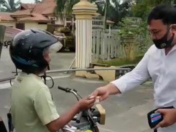 Screensho viral polisi belikan tukang becak masker saat razia masker