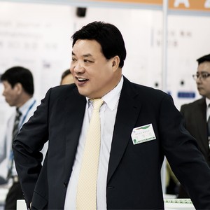 Kisah Sukses Mantan Sopir yang Kini Jadi Orang Ke-2 Terkaya di Korea Kisah Sukses Mantan Sopir yang Kini Jadi Orang Ke-2 Terkaya di Korea