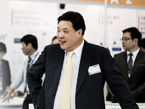 Kisah Sukses Mantan Sopir yang Kini Jadi Orang Ke-2 Terkaya di Korea