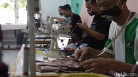 Sebelumnya, Butik Dewi Sambi hanya membuat baju untuk kalangan eksklusif dan terbatas.