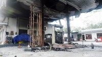 Kebakaran terjadi sekitar pukul 00.00 WIB dini hari tadi. Api diduga berasal dari salah satu pengisian BBM.