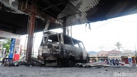 Tidak hanya SPBU, kebakaran itu juga menghanguskan sebuah mobil.