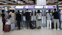 Meski begitu, tak sedikit warga yang memilih untuk tetap mudik ke kampung halaman agar dapat merayakan Hari Thanksgiving Korea tersebut bersama keluarga mereka. AP Photo/Lee Jin-man.