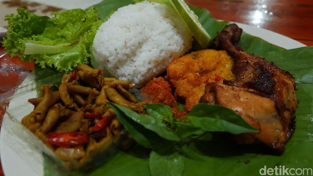 Bisa Makan Gurame Cobek Sampai Liwetan Lesehan di Bekasi