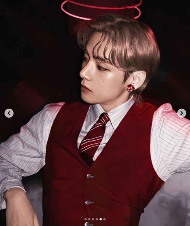 V atau Kim Taehyung berasal dari keluarga sederhana. Dia bergabung dengan BTS setelah sebelumnya mengikuti pelatihan di BigHit Entertainment selama tiga tahun. V yang bergabung dengan BTS sejak 2011, baru diperkenalkan secara resmi sebagai personel Bangtan Boys pada 2013.Foto: Internet