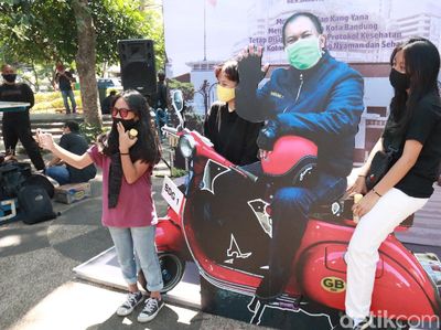 Urang Bandung Bisa Bonceng dan Selfie Vespa Walikota atau Harley