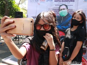 Asyik, Warga Bandung Bisa Bebas Foto Selfie Bareng Walikota