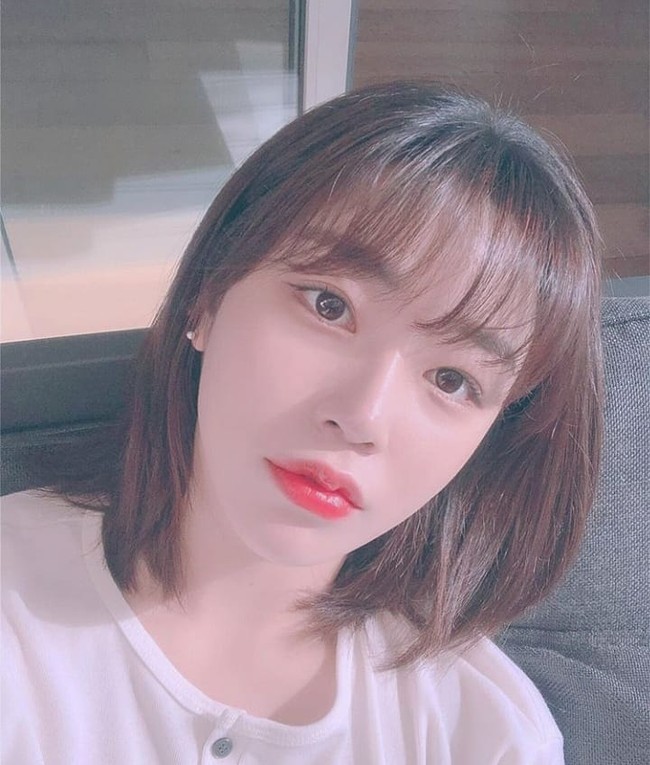 Ari TAHITI dan Ryeowook Suju pernah bertemu dalam satu program. Saat itu keduanya sama-sama menjadi bintang tamu acara Moms Recipe. Saat program tersebut tidak diketahui apakah keduanya sudah berpacara atau justru baru benih-benih cinta tubuh.  Foto: Instagram @cakepoptings