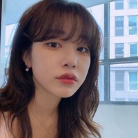 Ari dan Ryeowook terpaut usia tujuh tahun. Pada 23 Oktober nanti, Ari akan berusia 26 tahun. Sementara Ryeowook berusia 33.  Foto: dok. Instagram, Twitter