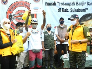 Bareng Ormas, Ketua MPR Beri Donasi Rp 150 Juta ke Korban Banjir Sukabumi