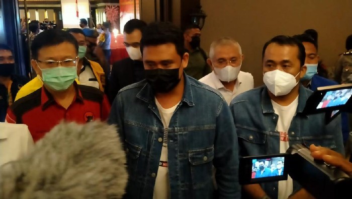 Bobby dan Aulia usai deklarasi Pilkada Damai di Medan (Ahmad Arfah-detikcom)