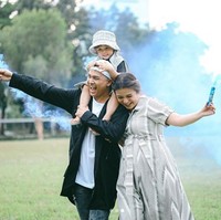 It’s a BOY!!!! 💙🙏🏼 We are super happy and blessed to have a lil man in our life to complete our family ♥️ See u in October 2020 lil man, begitu Chelsea Olivia menulis di keterangan foto yang diunggahnya ke Instagram @chelseaoliviaa. Foto: Instagram @chelseaoliviaa