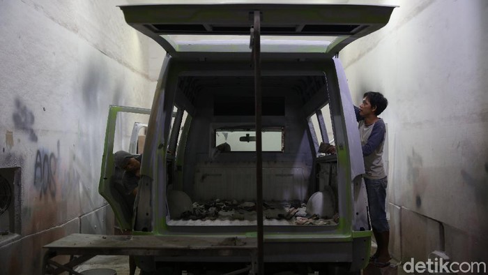 Perakitan mobil ambulans meningkat hampir 100 persen menjadi 800 unit saat pandemi COVID-19 dengan harga Rp 290 juta hingga Rp 3 miliar.