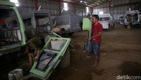 Selama Pandemi COVID-19 perusahaan karoseri ini telah membuat 800 ambulans untuk digunakan diberbagai daerah di Indonesia.   